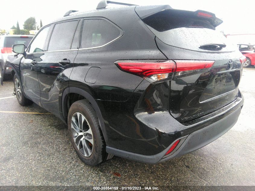 2021 TOYOTA HIGHLANDER XLE VIN: 5TDHZRAH6MS072423