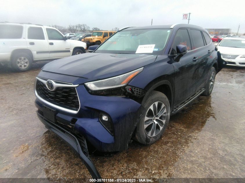 2021 TOYOTA HIGHLANDER XLE VIN: 5TDGZRAH2MS064072