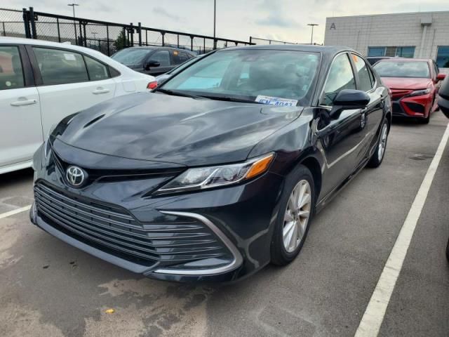 2021 TOYOTA CAMRY LE VIN: 4T1C11AK8MU585243