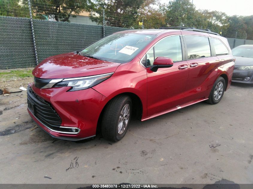 2022 TOYOTA SIENNA XLE VIN: 5TDJRKEC2NS100971