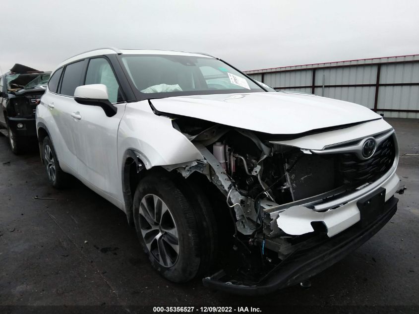 2022 TOYOTA HIGHLANDER XLE VIN: 5TDGZRBH9NS584589