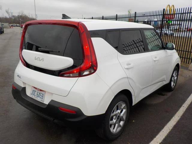 2022 KIA SOUL LX VIN: KNDJ23AUXN7167983