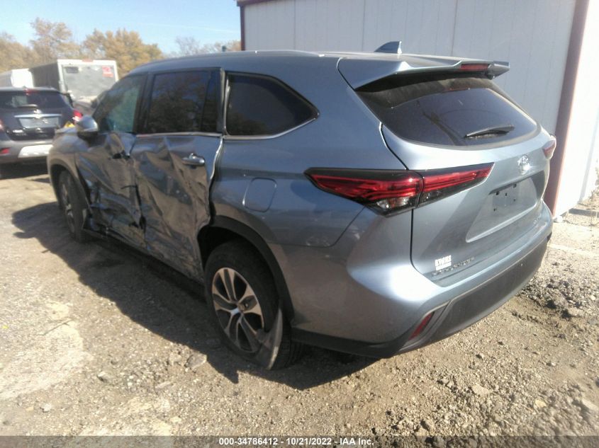 2022 TOYOTA HIGHLANDER XLE VIN: 5TDGZRBHXNS161410
