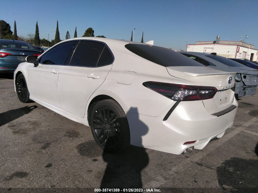 2022 TOYOTA CAMRY HYBRID XSE VIN: 4T1K31AK8NU575013