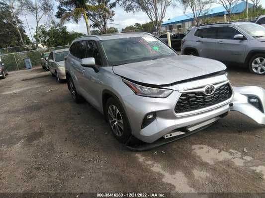 2020 TOYOTA HIGHLANDER XLE VIN: 5TDHZRBH8LS040389