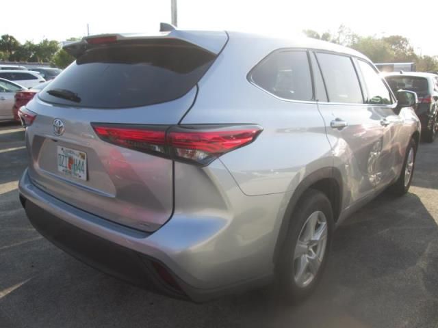 2022 TOYOTA HIGHLANDER LE VIN: 5TDZZRAH2NS543716