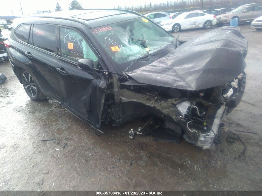 2022 TOYOTA HIGHLANDER XSE VIN: 5TDLZRBH8NS207217