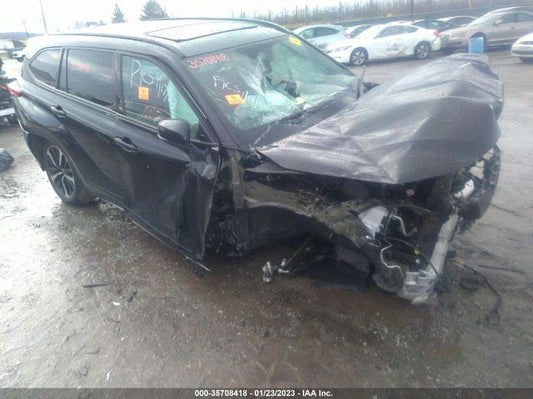 2022 TOYOTA HIGHLANDER XSE VIN: 5TDLZRBH8NS207217