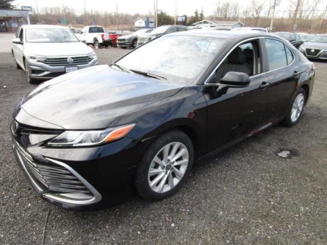 2022 TOYOTA CAMRY LE VIN: 4T1C11AK4NU658514