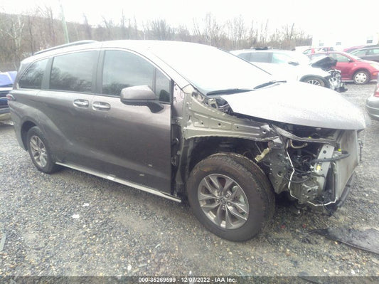 2022 TOYOTA SIENNA XLE VIN: 5TDYRKECXNS107777