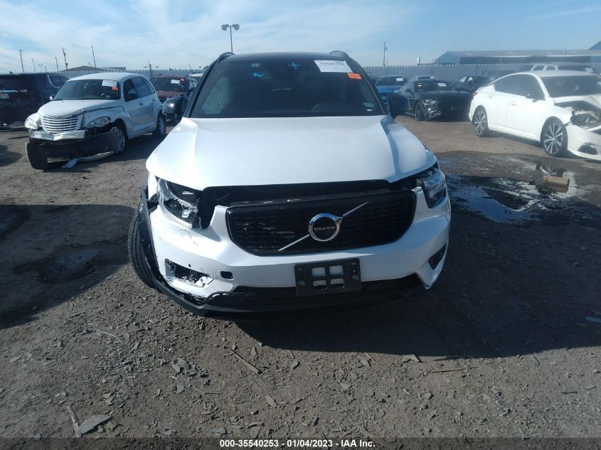 2022 VOLVO XC40 R-DESIGN VIN: YV4162UM4N2747542