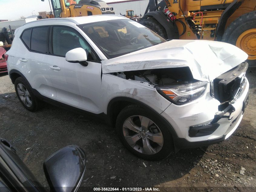 2021 VOLVO XC40 MOMENTUM VIN: YV4AC2HK7M2603256