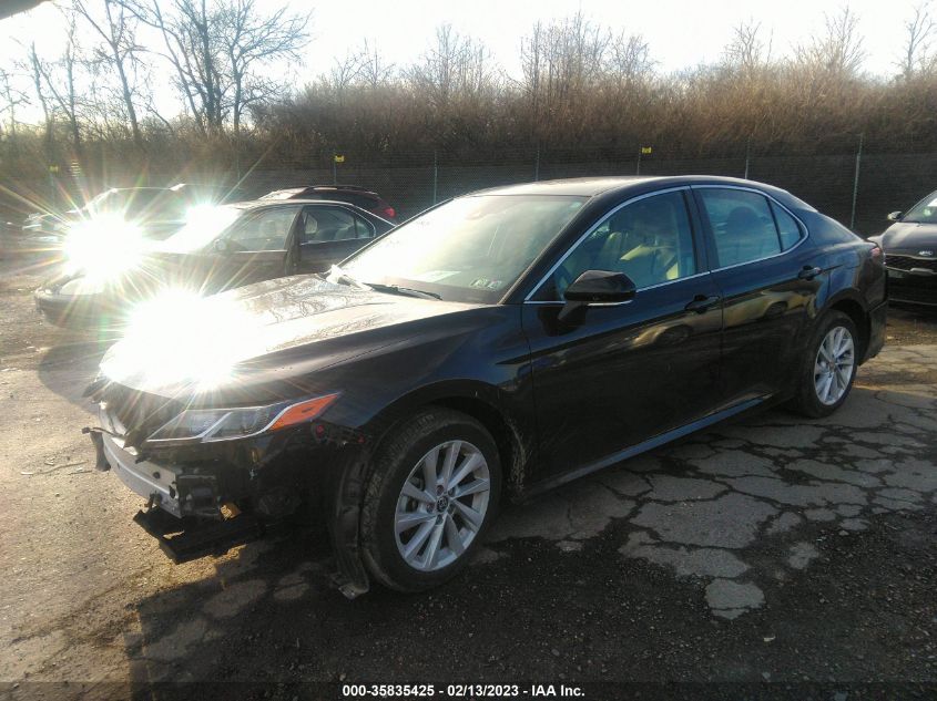 2022 TOYOTA CAMRY LE VIN: 4T1C11AK2NU678857