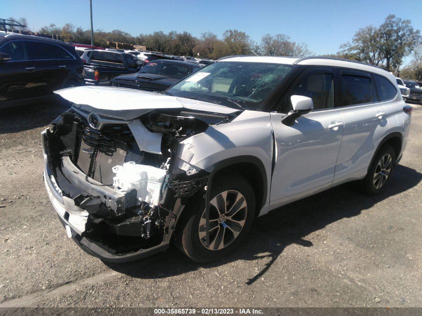 2022 TOYOTA HIGHLANDER XLE VIN: 5TDGZRAH4NS540887