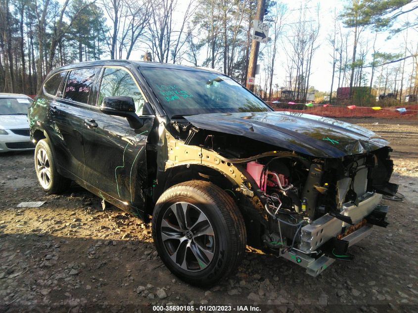 2022 TOYOTA HIGHLANDER XLE VIN: 5TDGZRBH1NS241078