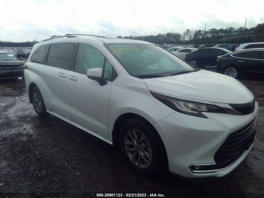 2022 TOYOTA SIENNA XLE VIN: 5TDJRKEC6NS102853