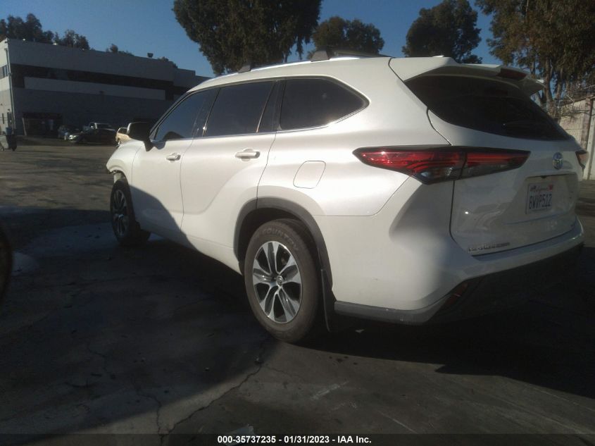 2021 TOYOTA HIGHLANDER XLE VIN: 5TDHZRAH5MS531229