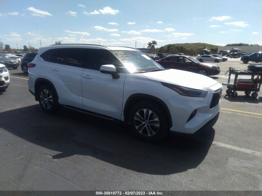 2022 TOYOTA HIGHLANDER XLE VIN: 5TDGZRAH2NS123168