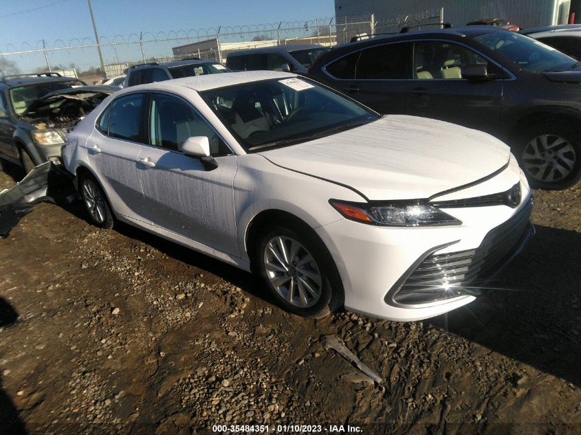 2022 TOYOTA CAMRY LE VIN: 4T1C11AK0NU680915