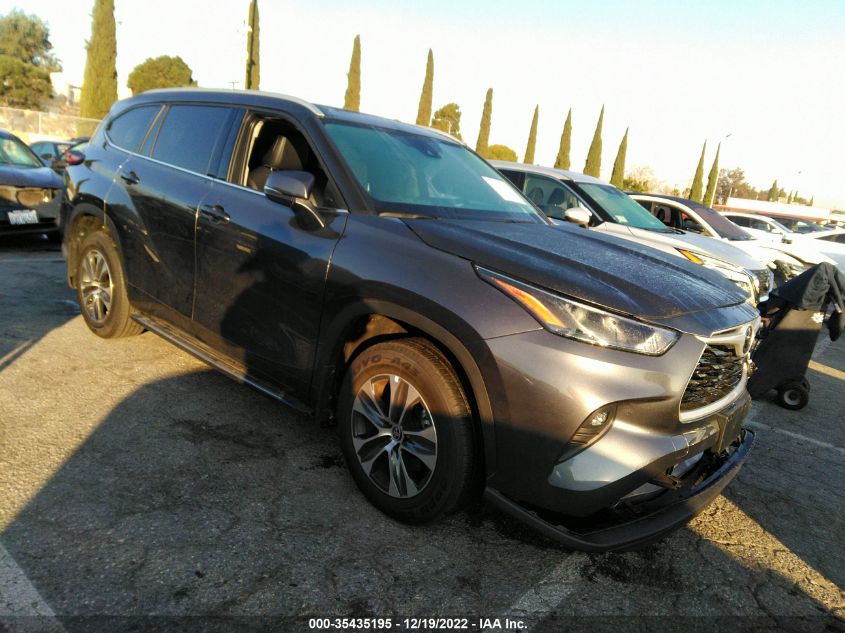 2022 TOYOTA HIGHLANDER XLE VIN: 5TDGZRAH1NS141712