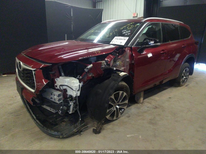 2022 TOYOTA HIGHLANDER XLE VIN: 5TDHZRBH5NS180998
