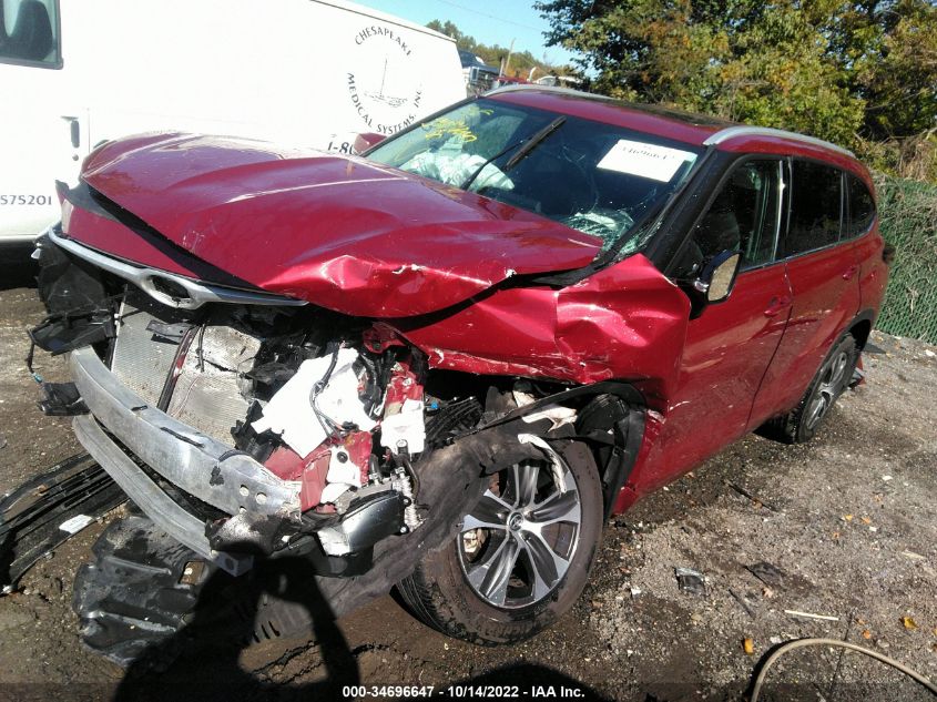 2022 TOYOTA HIGHLANDER XLE VIN: 5TDGZRBH8NS574135
