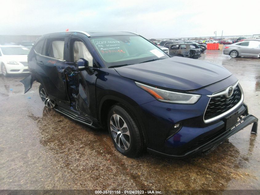 2021 TOYOTA HIGHLANDER XLE VIN: 5TDGZRAH2MS064072