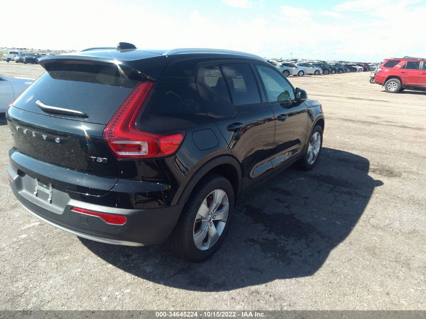 2022 VOLVO XC40 MOMENTUM VIN: YV4162UK4N2762945
