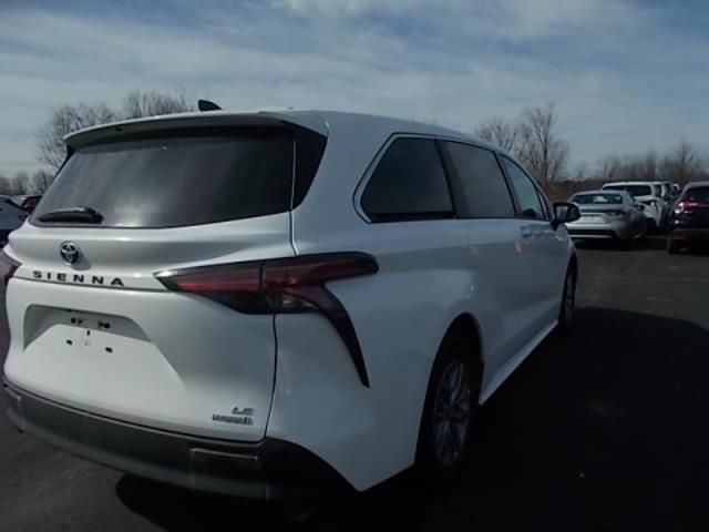 2022 TOYOTA SIENNA LE VIN: 5TDKRKEC8NS087583