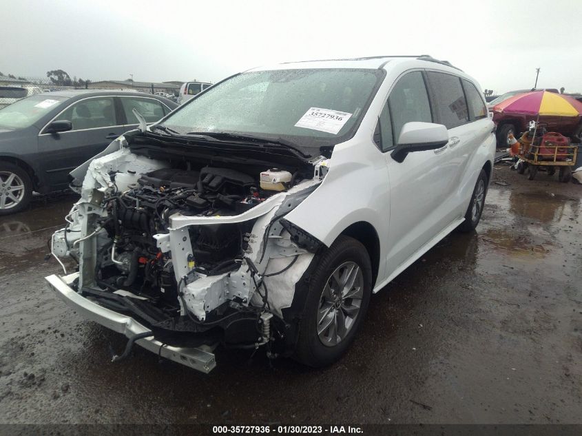 2022 TOYOTA SIENNA XLE VIN: 5TDJRKEC1NS122850