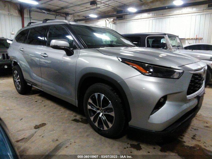 2022 TOYOTA HIGHLANDER XLE VIN: 5TDGZRBH1NS204113