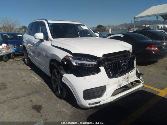2022 VOLVO XC90 MOMENTUM VIN: YV4102CK3N1852614