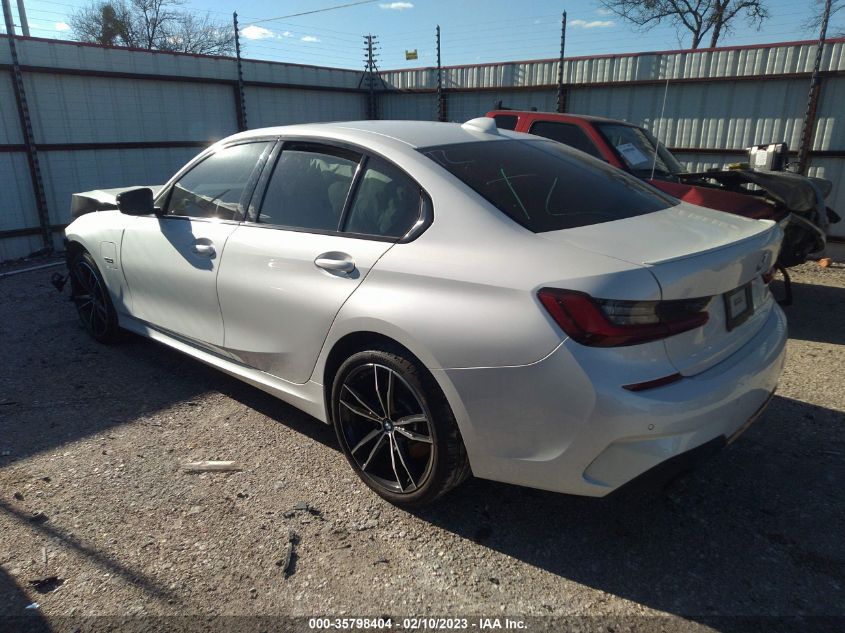 2022 BMW 3 SERIES 330E VIN: 3MW5P7J05N8C37098