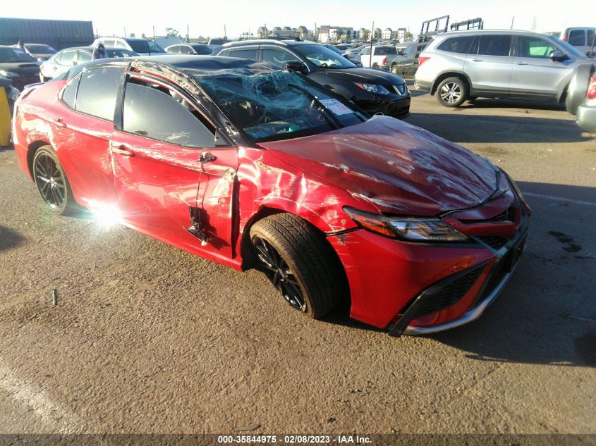 2022 TOYOTA CAMRY HYBRID XSE VIN: 4T1K31AK1NU044302