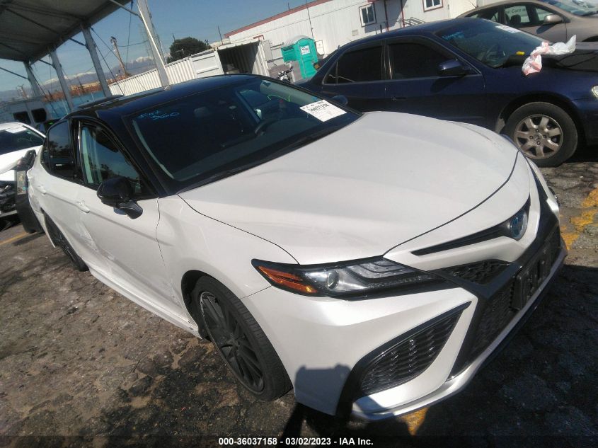 2022 TOYOTA CAMRY HYBRID XSE VIN: 4T1K31AK0NU043366