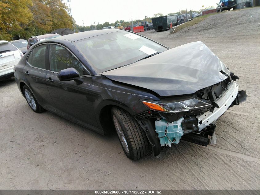 2022 TOYOTA CAMRY LE VIN: 4T1C11AKXNU075428