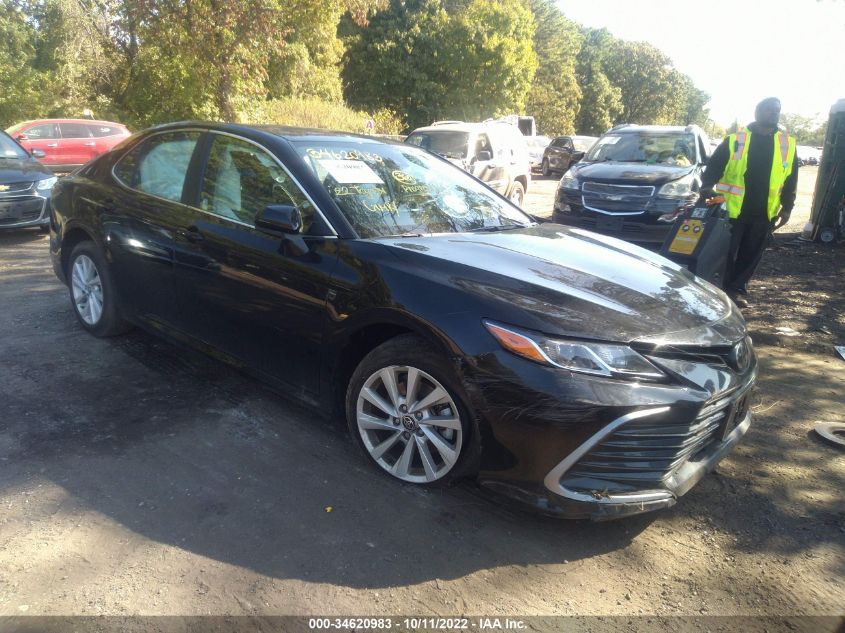 2022 TOYOTA CAMRY LE VIN: 4T1C11BK5NU054842