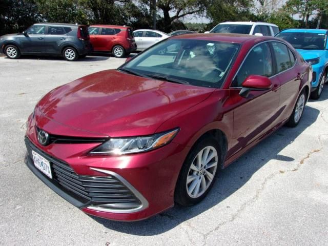 2022 TOYOTA CAMRY LE VIN: 4T1C11AK8NU638122