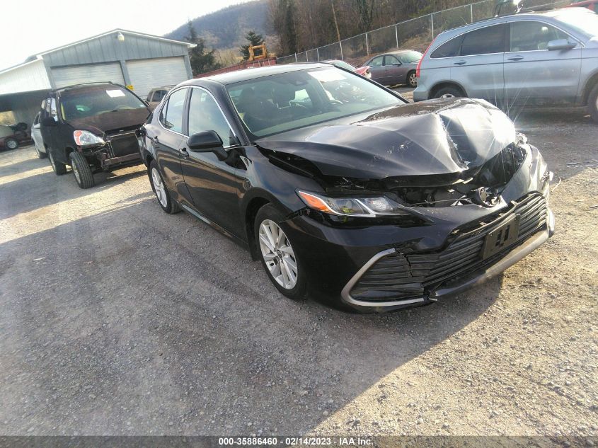 2022 TOYOTA CAMRY LE VIN: 4T1C11AK6NU705526