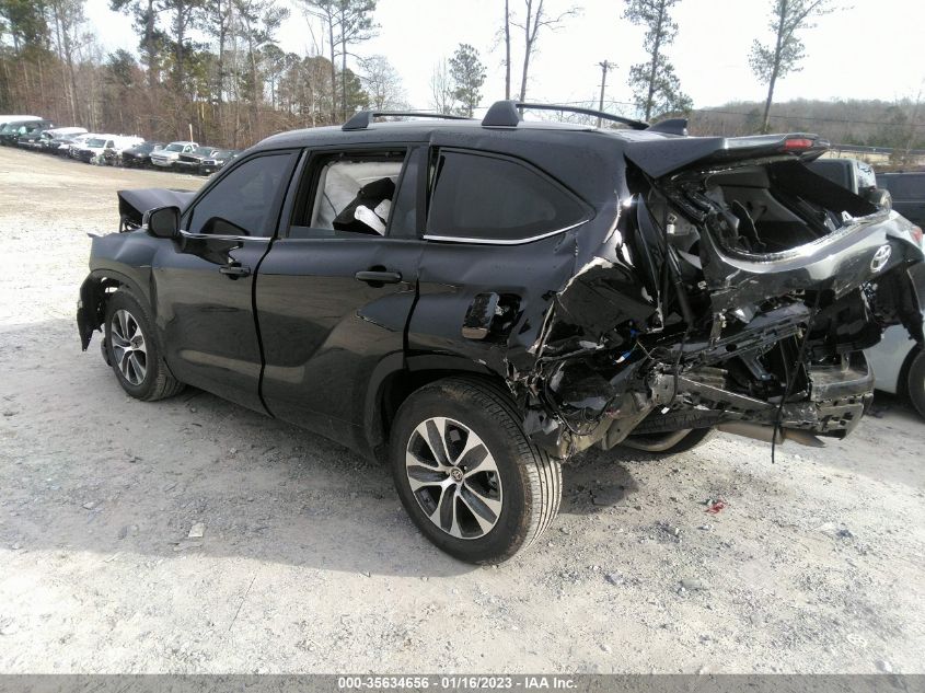 2022 TOYOTA HIGHLANDER XLE VIN: 5TDHZRAHXNS096581