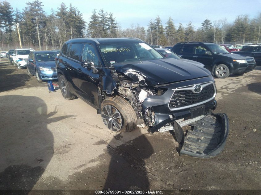 2022 TOYOTA HIGHLANDER XLE VIN: 5TDGZRBH6NS177202