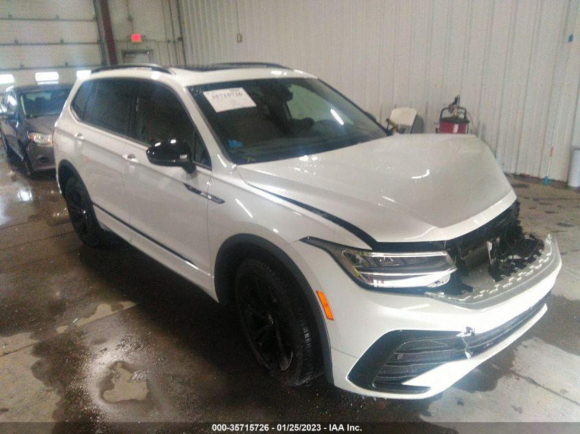 2023 VOLKSWAGEN TIGUAN SE R-LINE BLACK VIN: 3VV8B7AX4PM013988