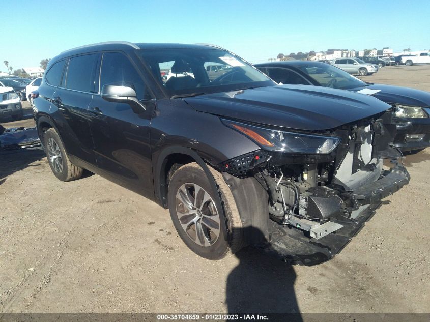 2022 TOYOTA HIGHLANDER XLE VIN: 5TDHZRAH9NS545944