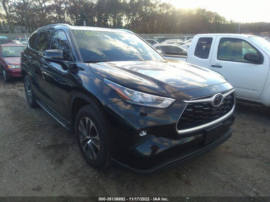 2021 TOYOTA HIGHLANDER XLE VIN: 5TDGZRAH9MS076154