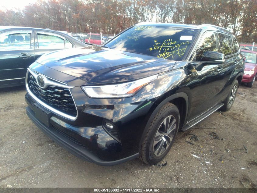 2021 TOYOTA HIGHLANDER XLE VIN: 5TDGZRAH9MS076154