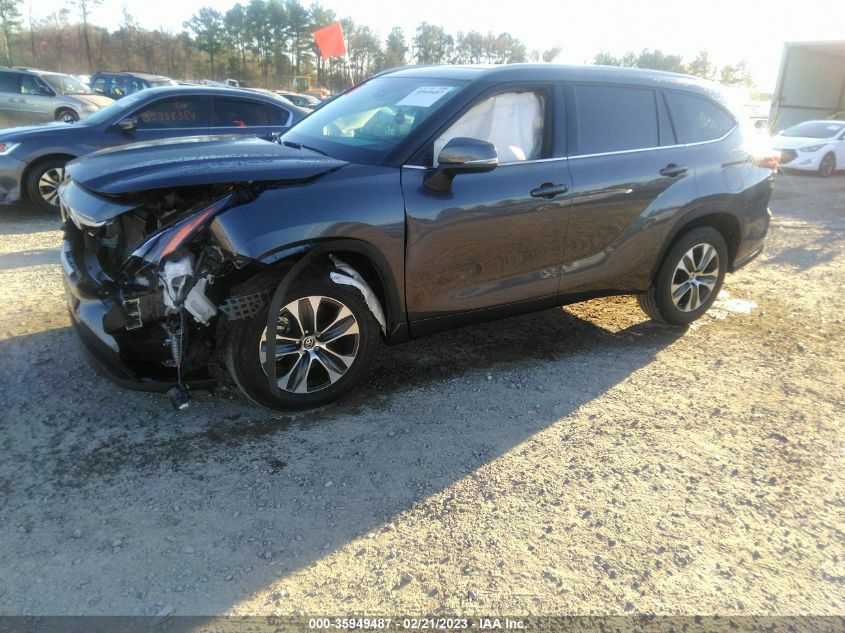 2022 TOYOTA HIGHLANDER XLE VIN: 5TDGZRAH4NS539500