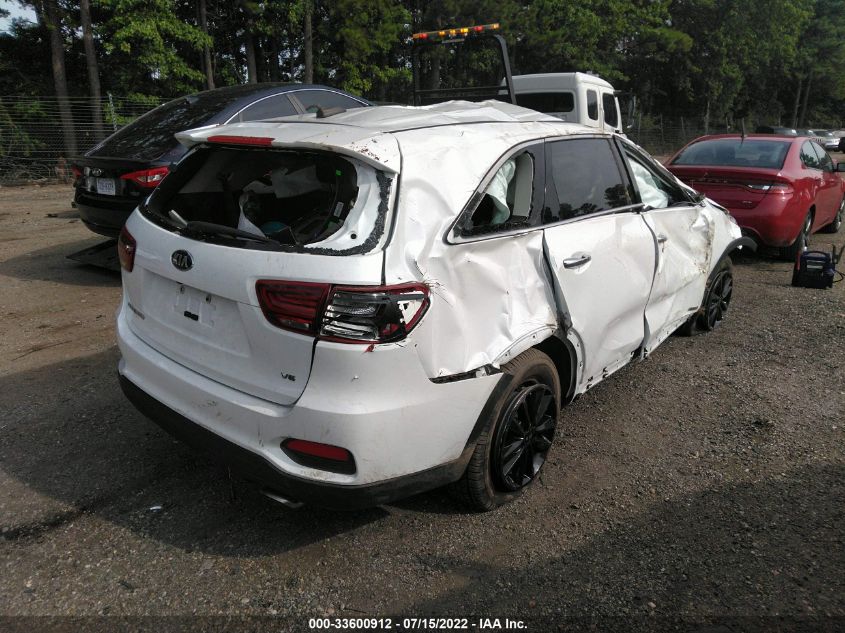 2020 KIA SORENTO LX V6 VIN: 5XYPGDA58LG611856