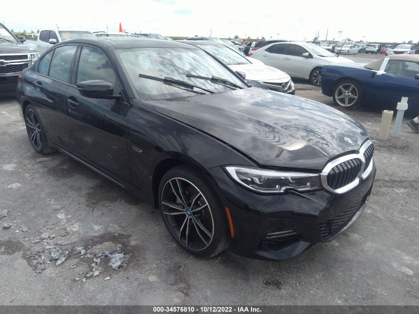 2022 BMW 3 SERIES 330E VIN: 3MW5P7J01N8C62323
