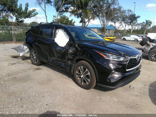 2021 TOYOTA HIGHLANDER XLE VIN: 5TDGZRAH7MS086925