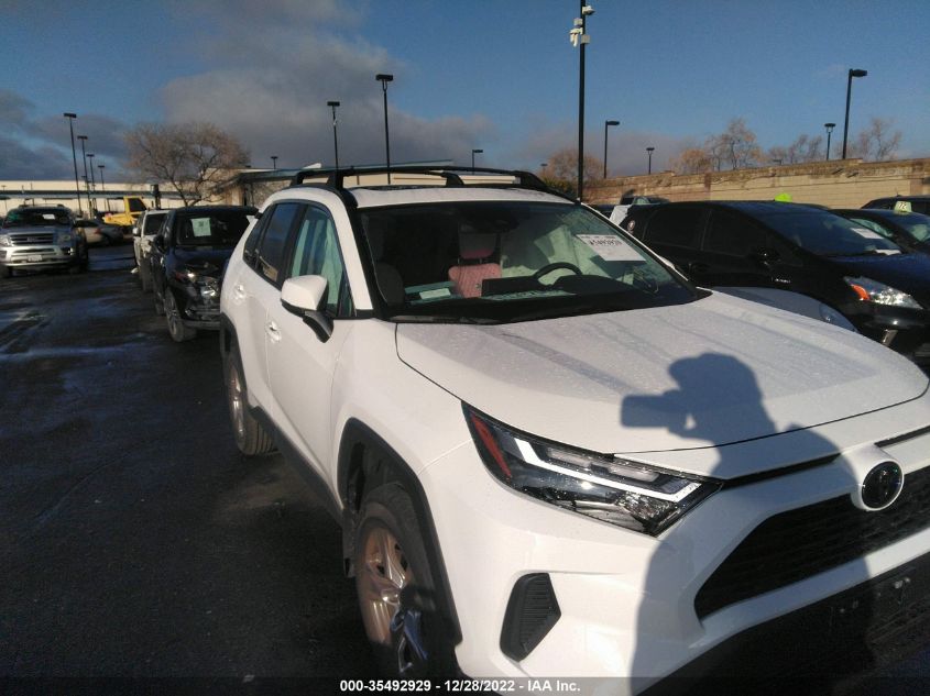 2022 TOYOTA RAV4 XLE VIN: 2T3W1RFV1NC208603